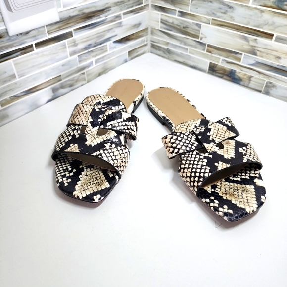 Ann Taylor Flat Sandals - Picture 2 of 4